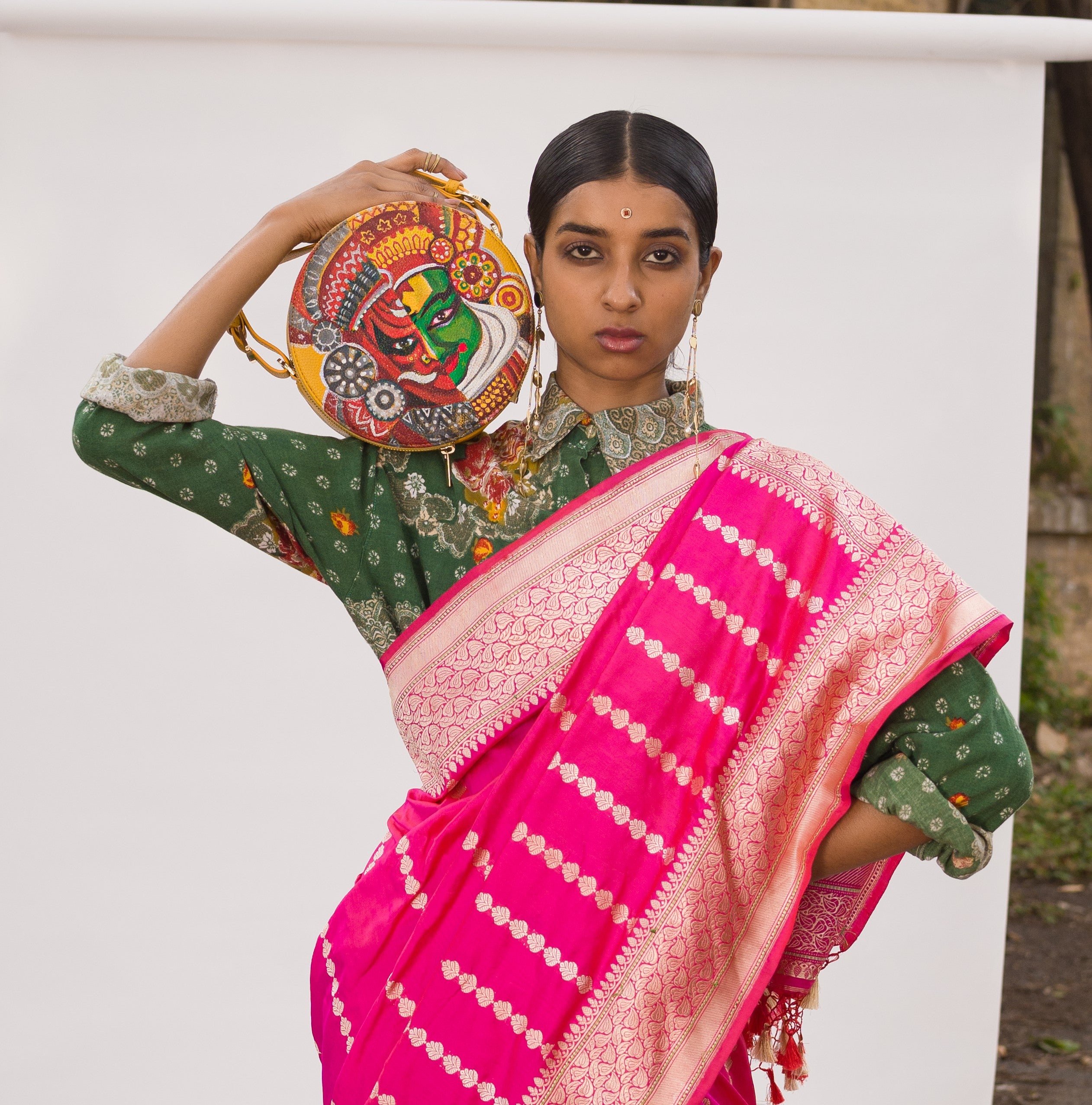 Nakaab Round Sling Bag