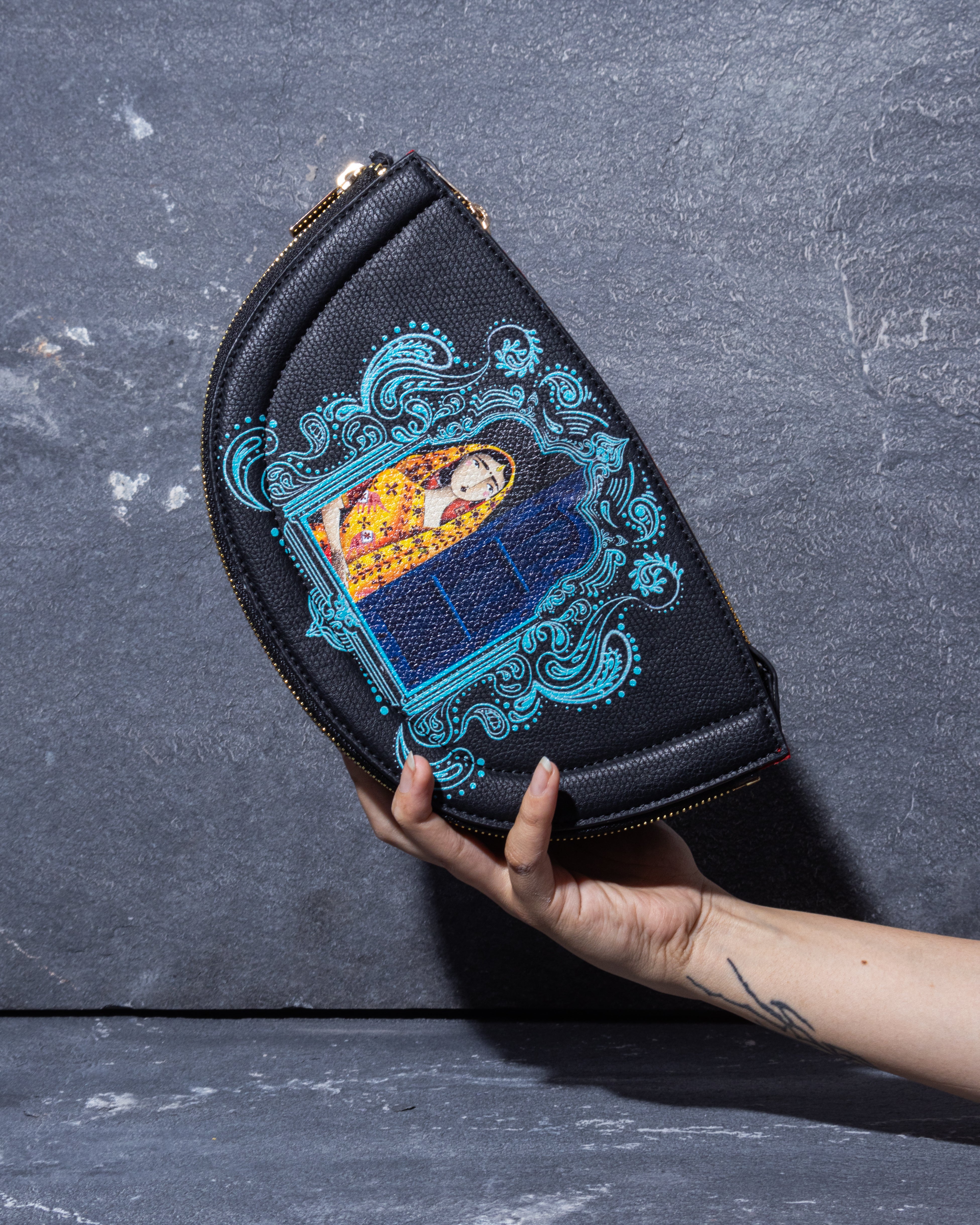 ABSTRACT BUNDLE HALF MOON BAG Black
