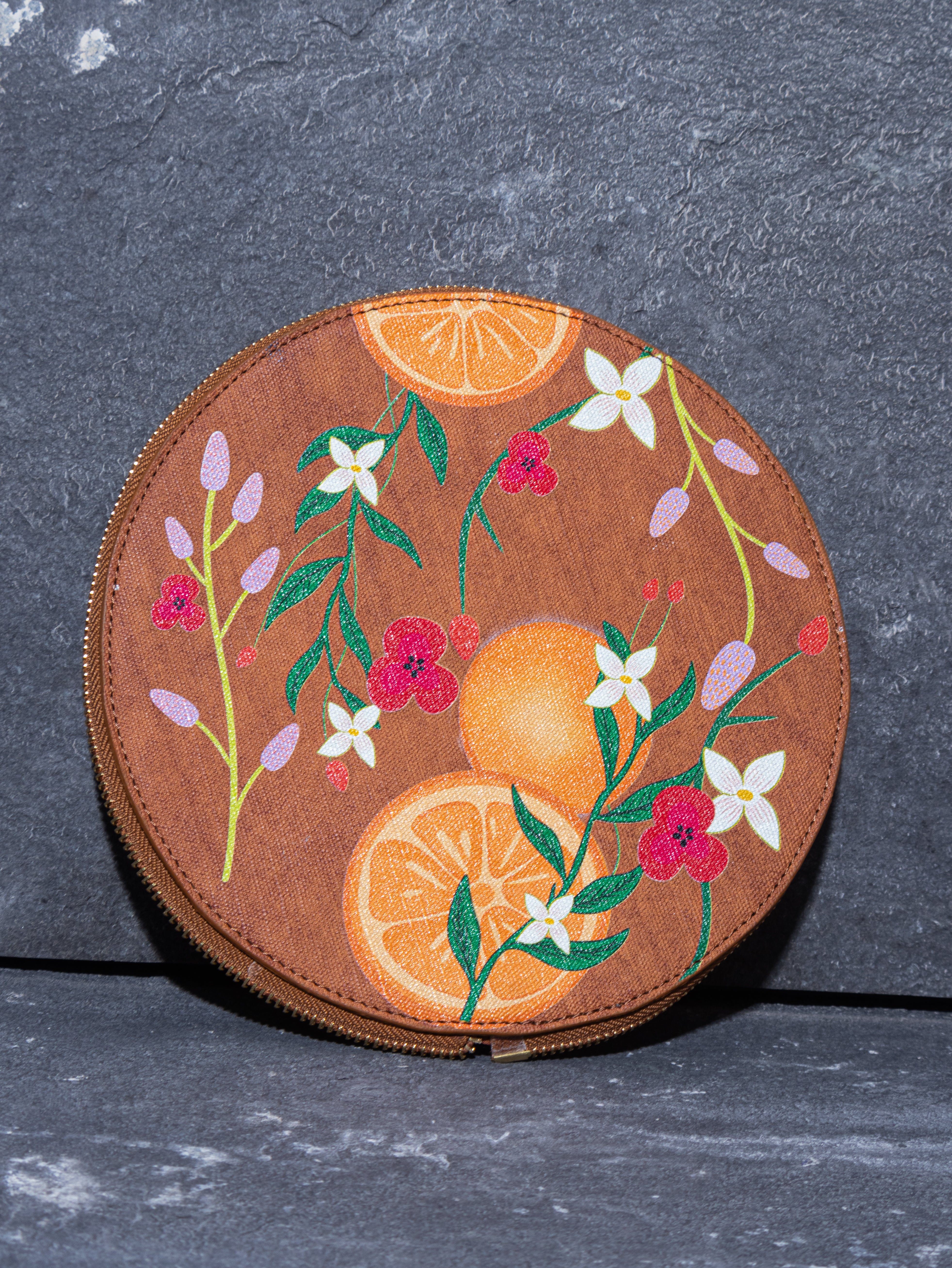 ABSTRACT BUNDLE ROUND BAG Tan