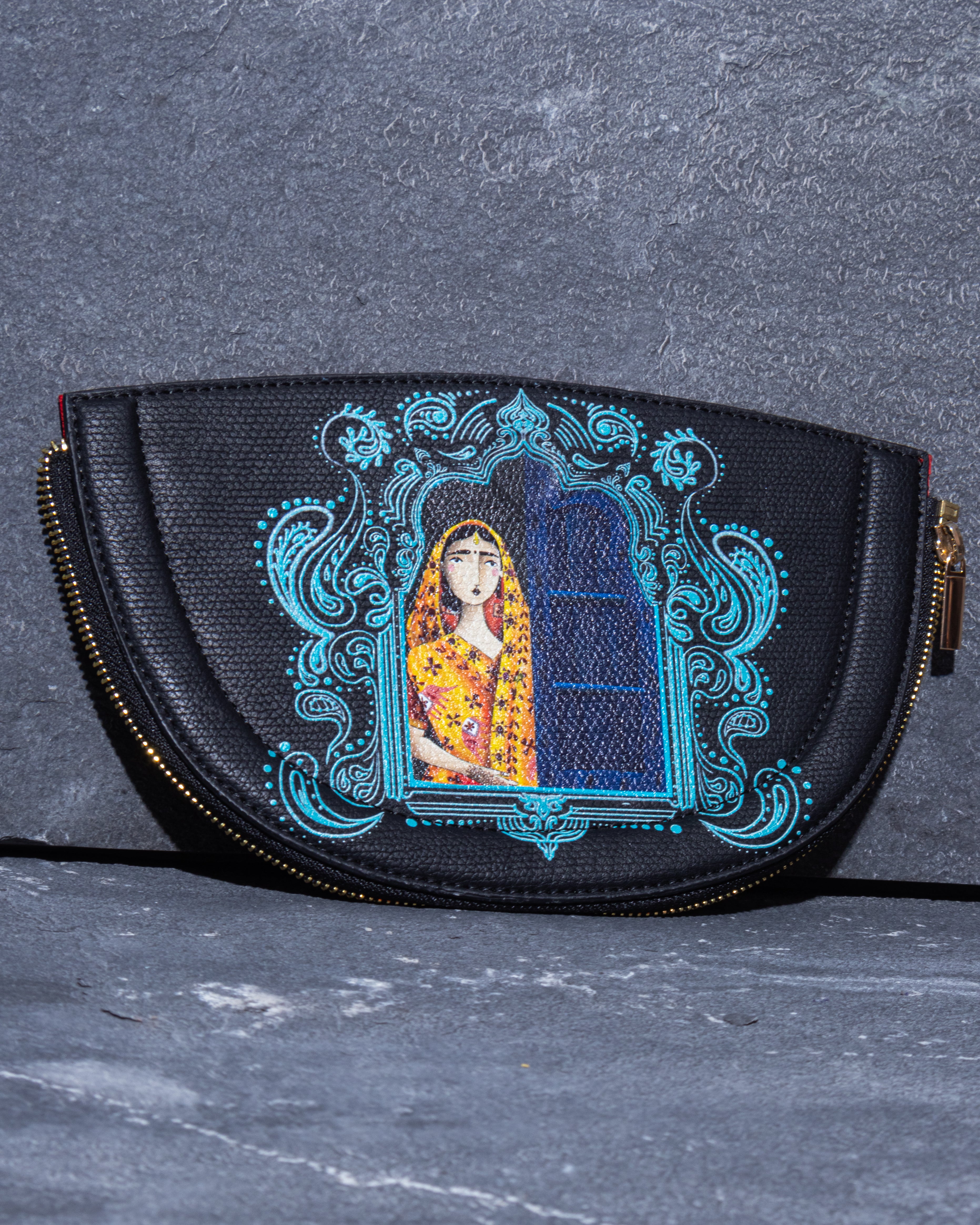 ABSTRACT BUNDLE HALF MOON BAG Black
