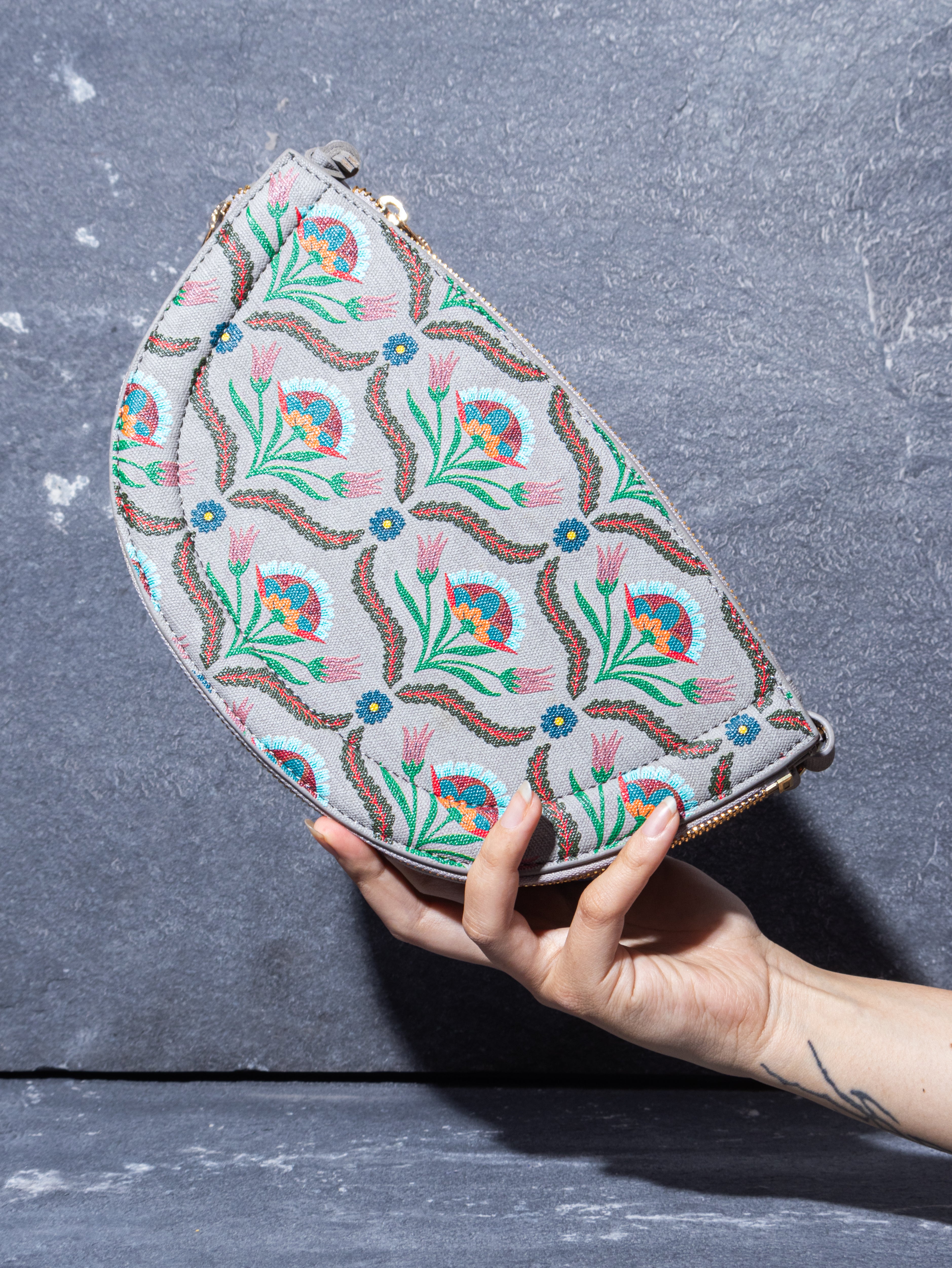 FLORAL BUNDLE HALF MOON BAG Grey