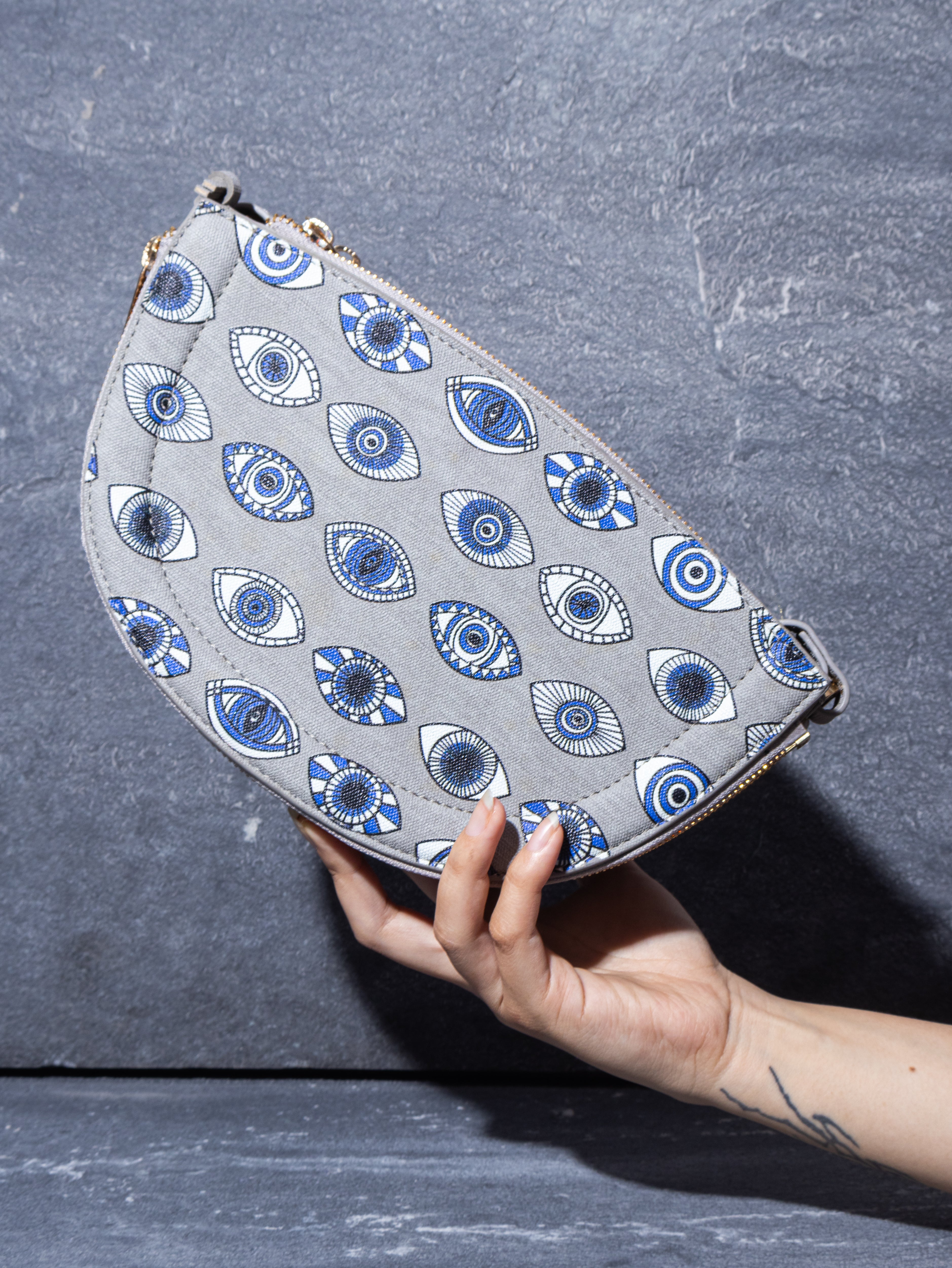 ABSTRACT BUNDLE HALF MOON BAG Grey