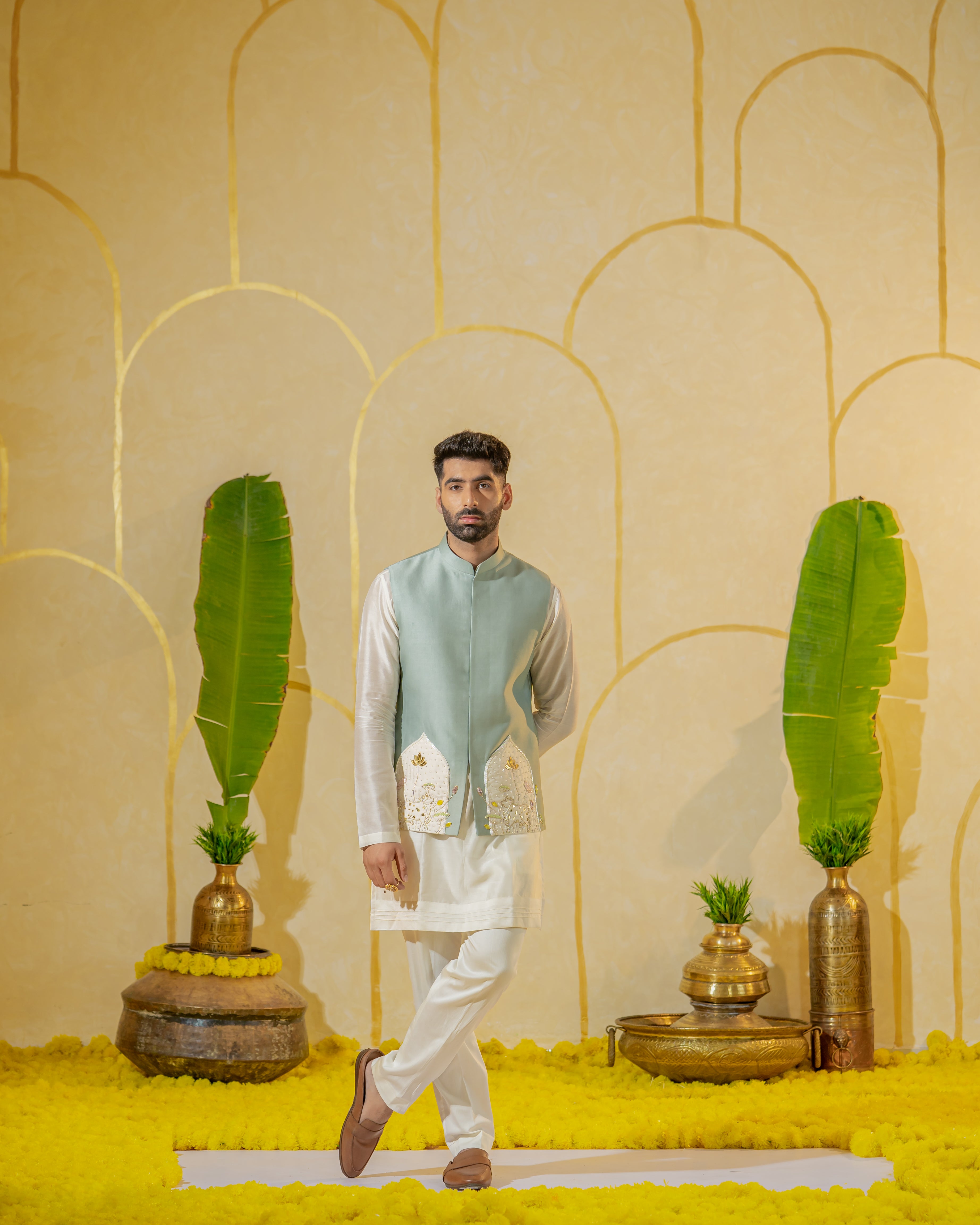 Ivory pin-patch Short kurta set