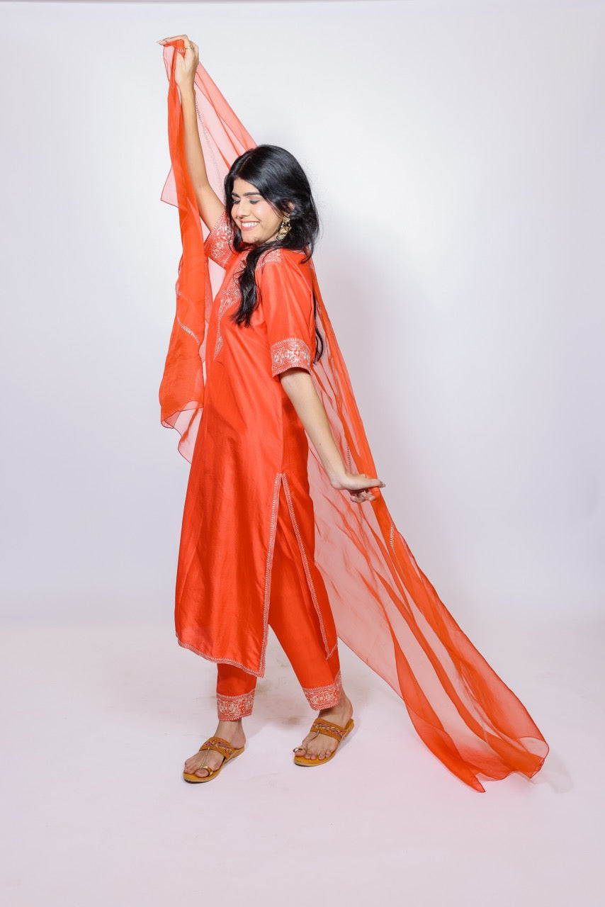 Suhag Pitara Kurta Set