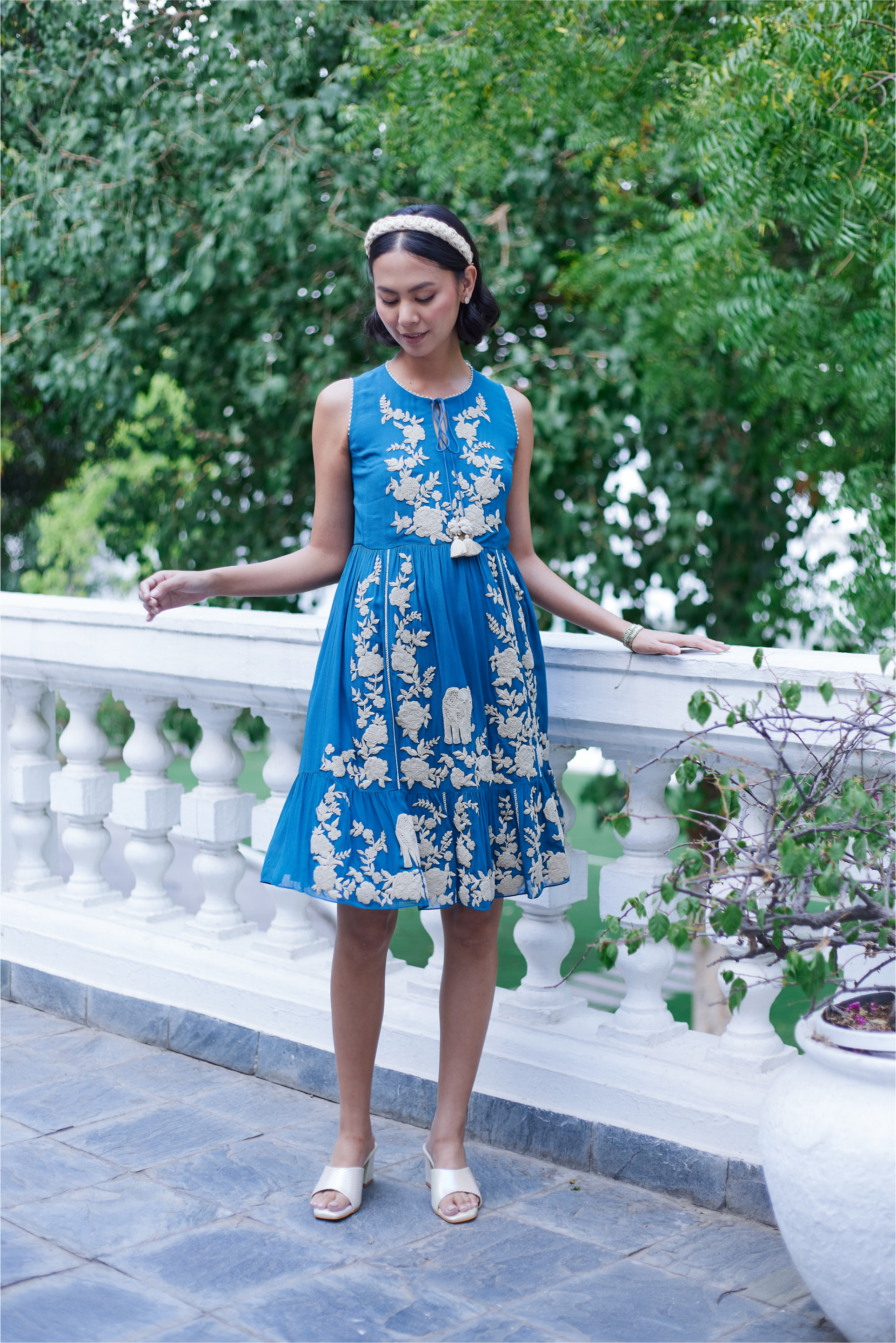 AMBAR BLUE WHITE ELEPHANT DRESS AMBAR BLUE WHITE ELEPHANT DRESS