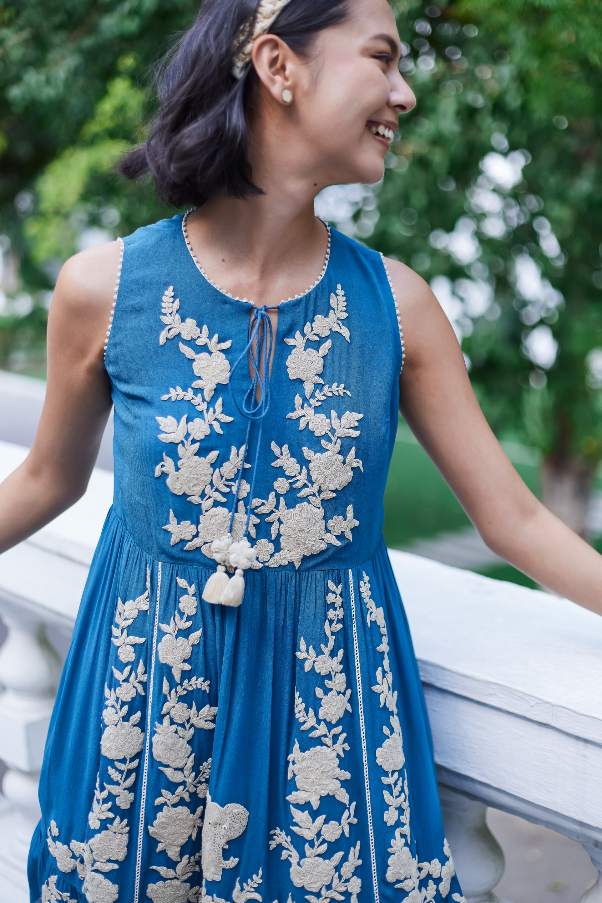 AMBAR BLUE WHITE ELEPHANT DRESS AMBAR BLUE WHITE ELEPHANT DRESS