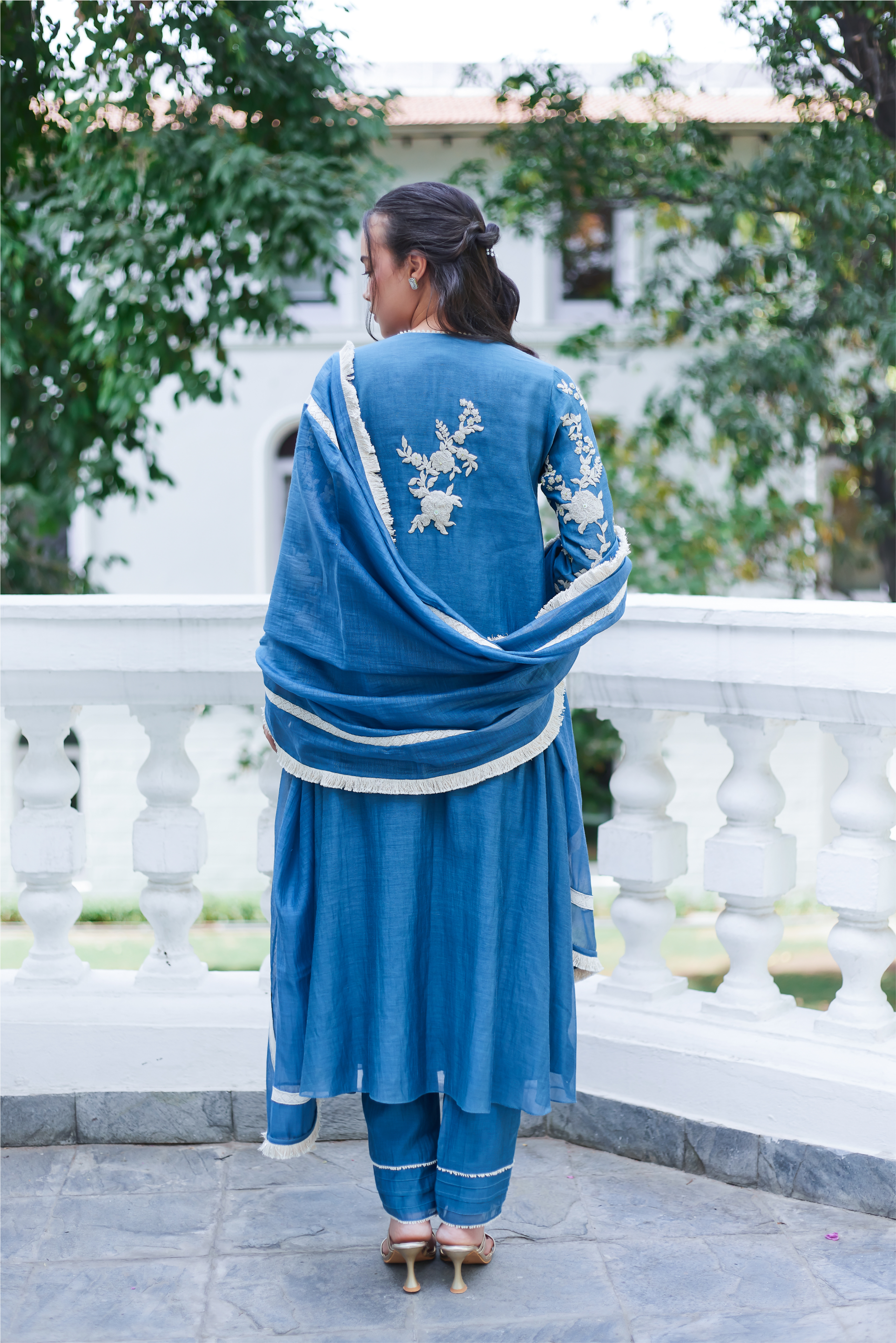 AMBAR BLUE MUSE KURTA SET