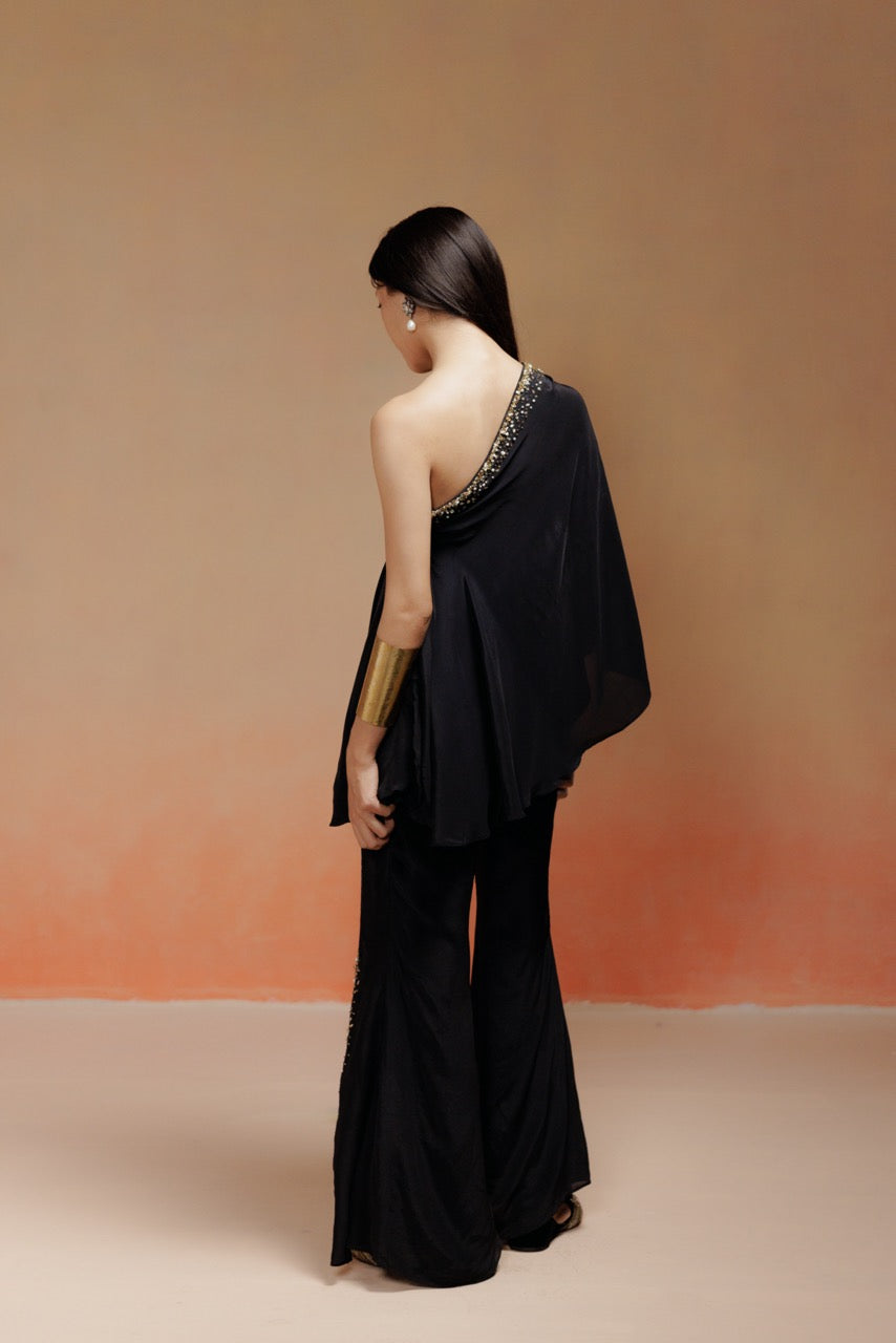 Zurain in Black