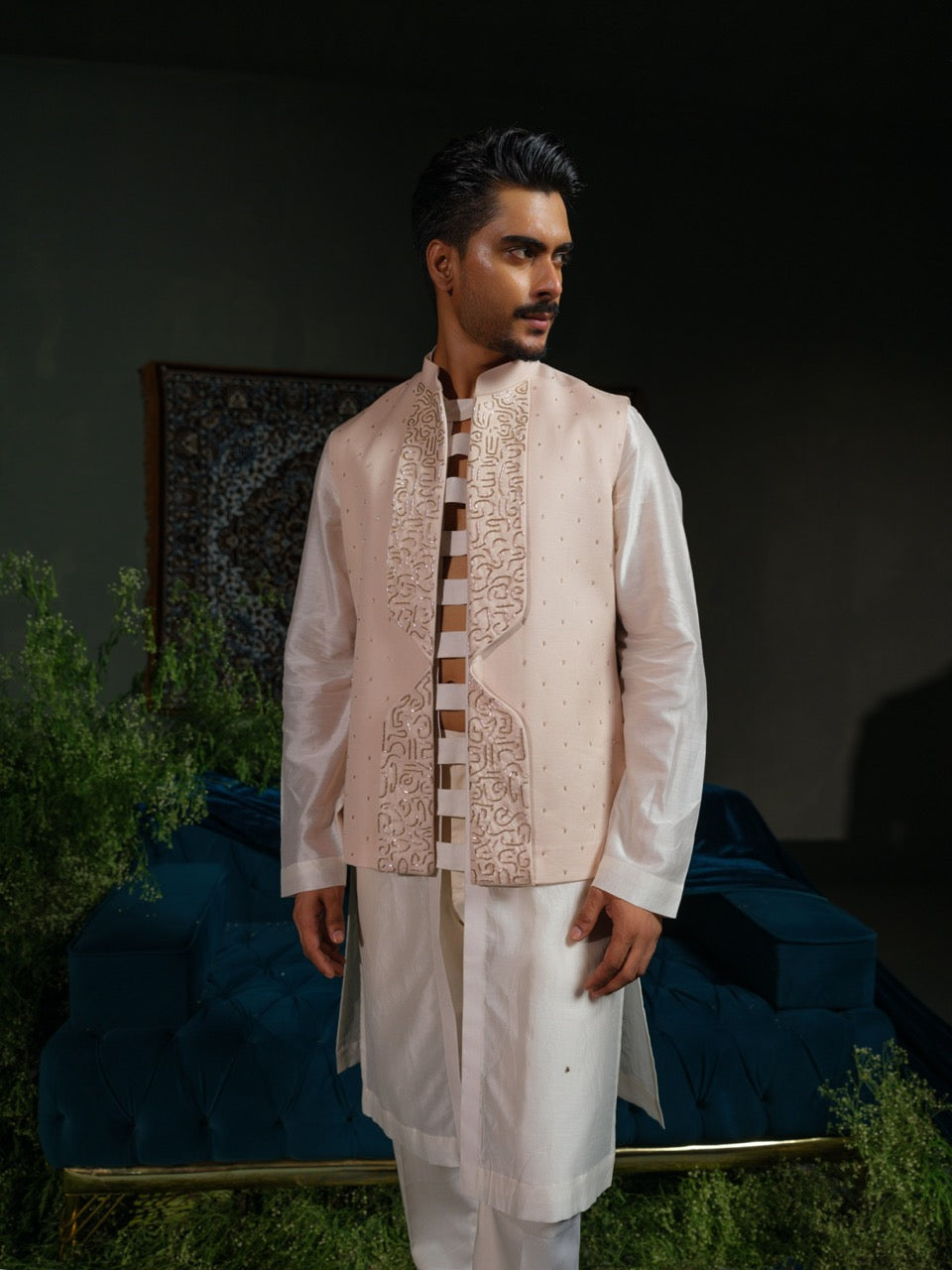 Arch Lapel Rose Bundi Only