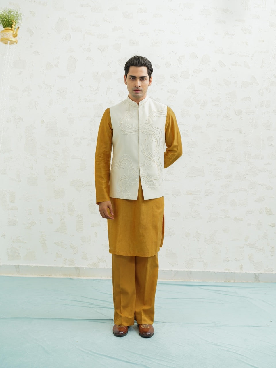 Dusty Ivory Contour Bundi set