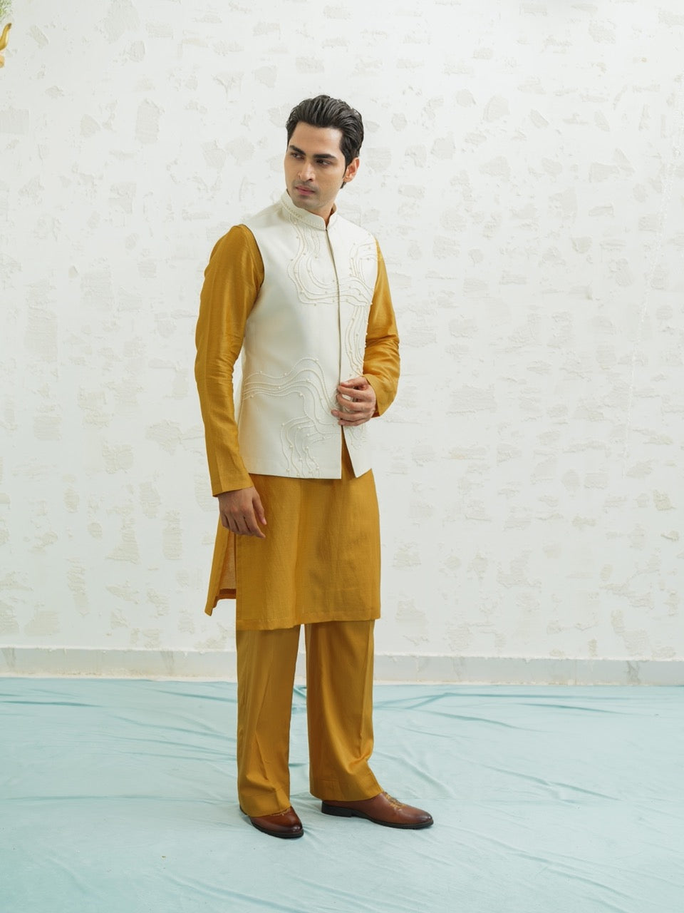Dusty Ivory Contour Bundi set