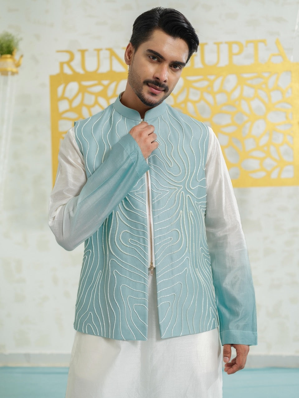 Contour Blue Zipper bundi only