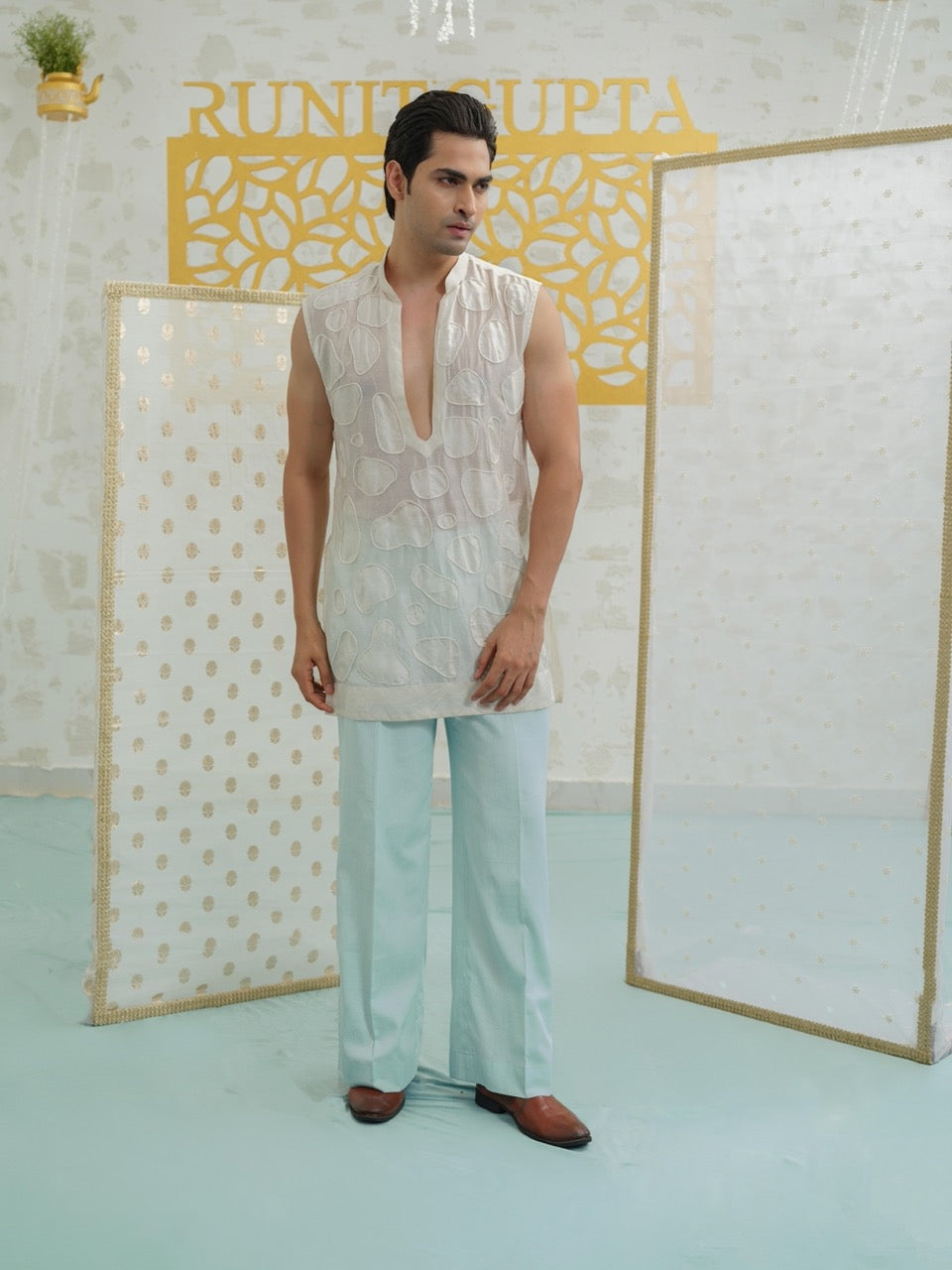 Amoeba Sleeveless Kurta set