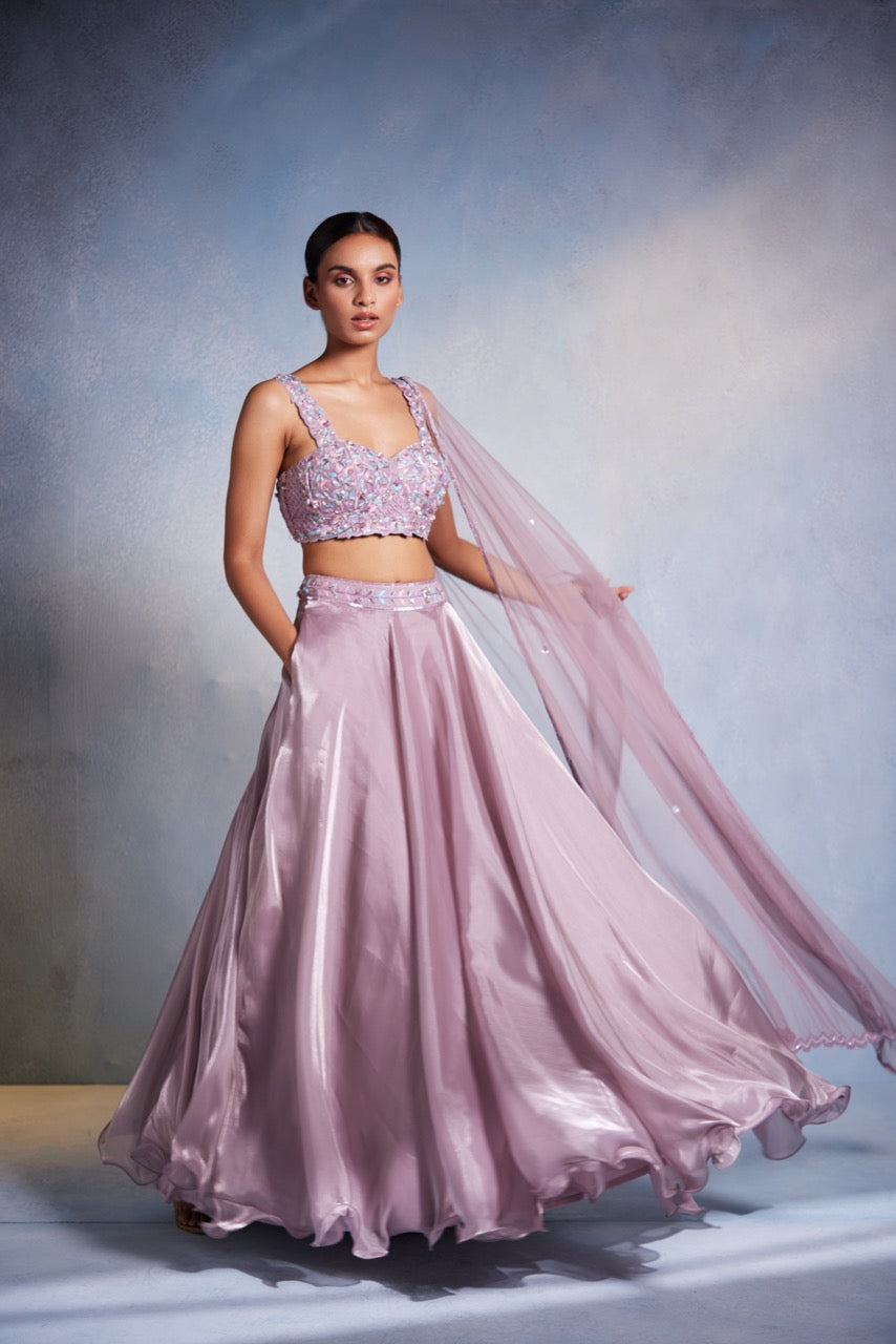 Itisha Itisha Lehenga